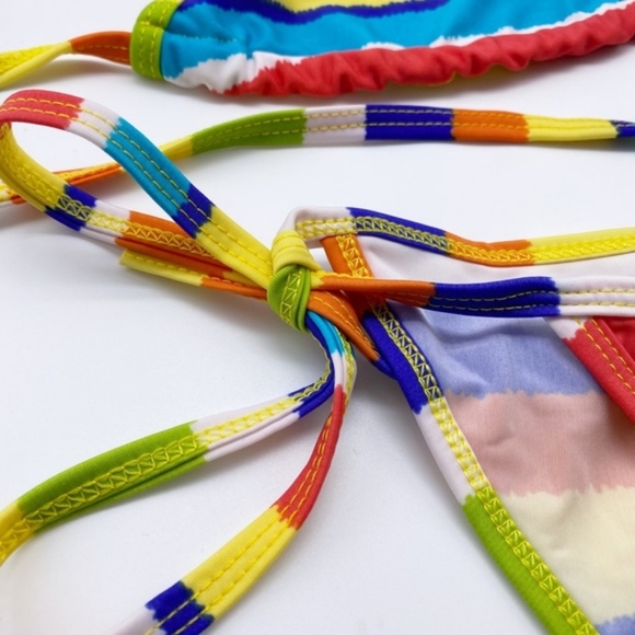 🙋🍍 Classic String Bikini OS Stripes Rainbow - Picture 2 of 3